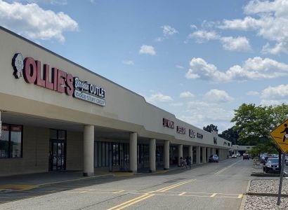 Dunning Farm Shopping Center - Retail Space