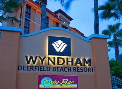 Wyndham Deerfield Beach Resort - Monument Sign