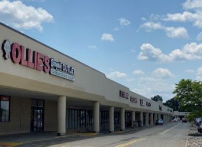 Dunning Farms Shopping Center - Retail Space
