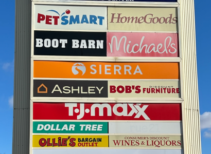 Dunning Farms Shopping Center - Pylon