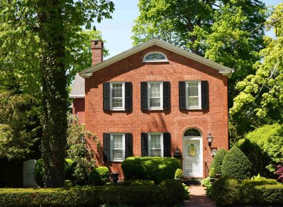 Jude Hamilton House, 1802, Main Street, Farmington - Courtesy of Amanda Rubin